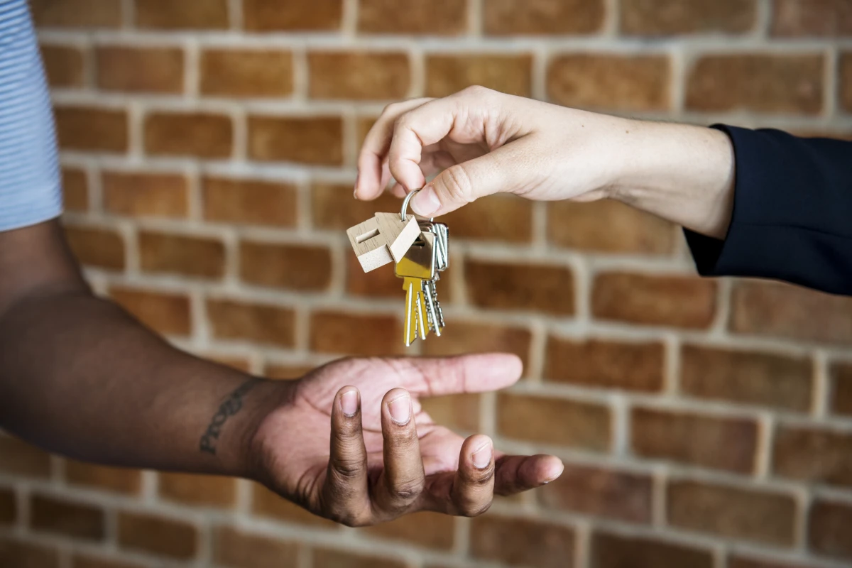 La gestion des biens immobiliers à l'étranger : défis et opportunités pour les investisseurs français